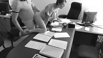 Hardkiss81 Director'S Office Sex With A Small Secretary And A Hidden Camera