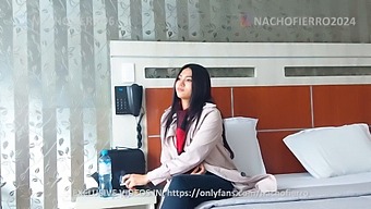 High Definition Video Of A Stunning Amateur Girl'S First Time In Hardcore Porn