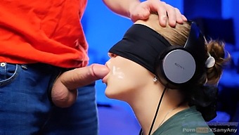 Mladá Žena So Zaviazanými Očami Skúma Chuť V 4k 60fps: Xsanyany Fetiš Video
