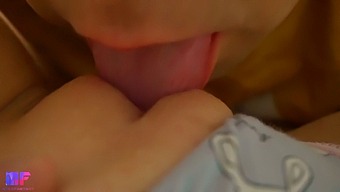 How To Give A Step Sister The Ultimate Pleasure Through Cunnilingus