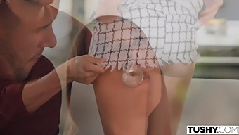 Katrina, A Sultry Real-Estate Agent, Surprises Her Client With An Anal Bonus